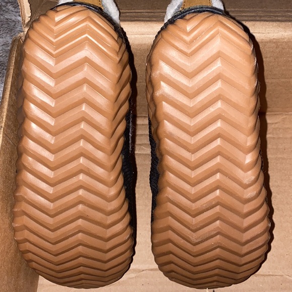 - Sorel boots - Picture 2 of 4